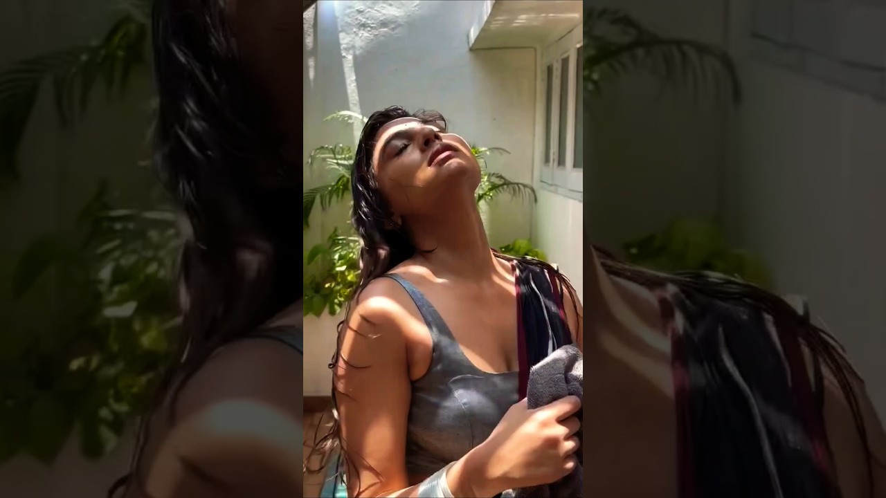 Saree wali bhabi vs Rain monsoon vibes #monsoon #rain #dance #saree #vibes