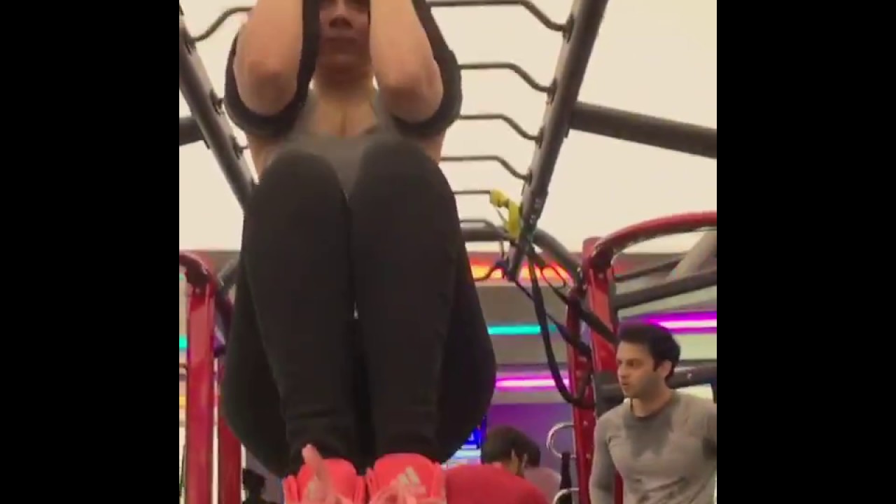 Sasha Agha Khan Doing Hot Workout in Gym