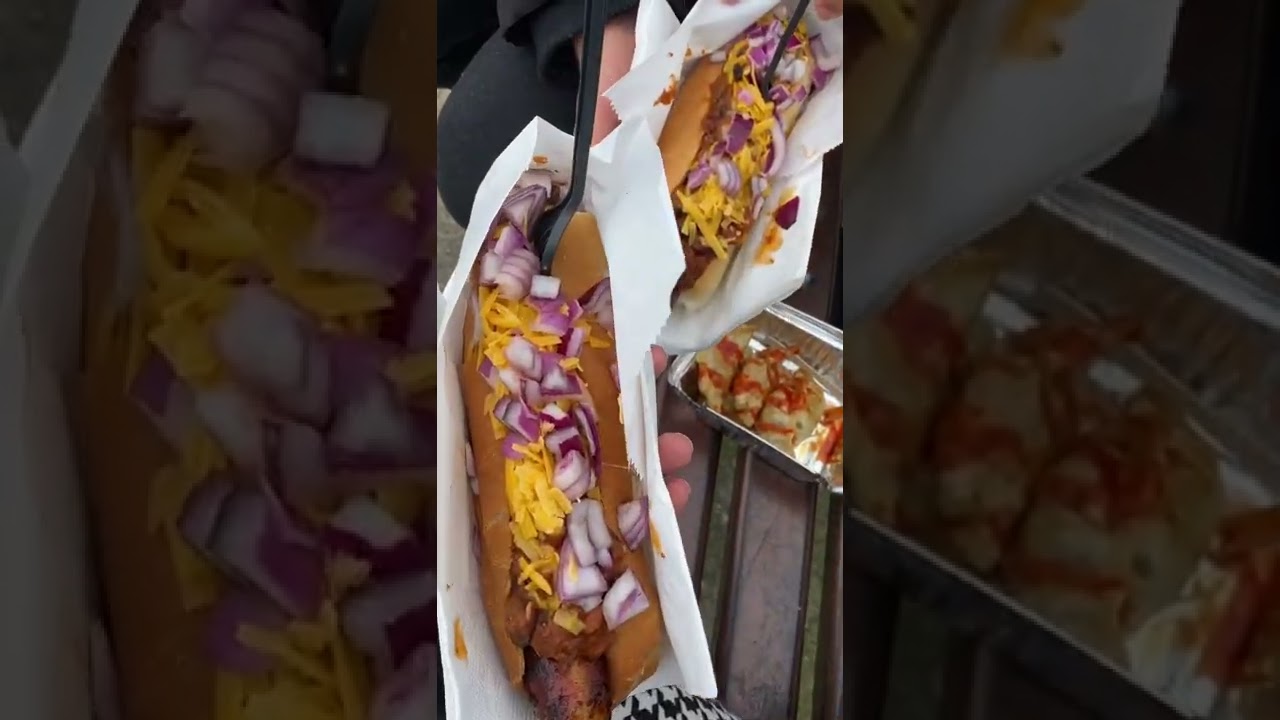 Saturday market in the park = hot dogs & dumplings 😍🤤 #food #hotdog #dumplings #shorts