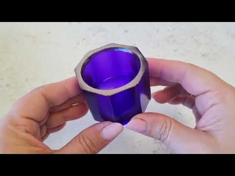 Sea Star Violet Transparent Epoxy Resin Tint for Pouring Arts.