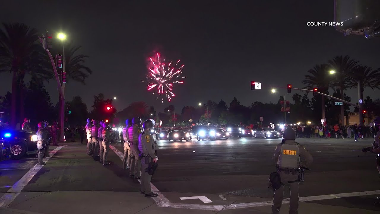 Second Night of ICE Protests Draws Violence | Santa Ana, CA