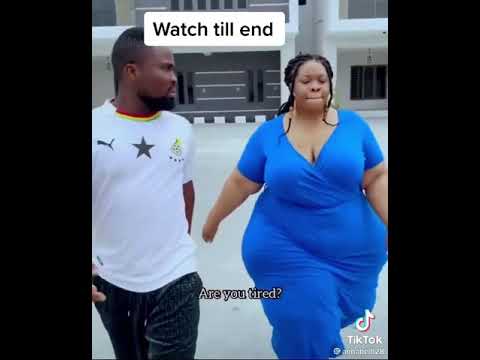 See how this man carrier this fat woman and his bones were chifted