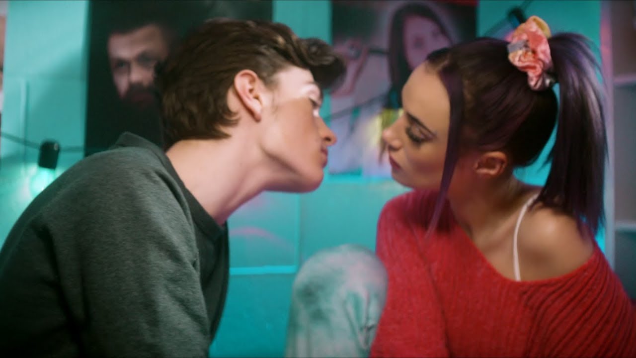 Seeb, Olivia O'Brien, Space Primates - Fade Out (Official Music Video)
