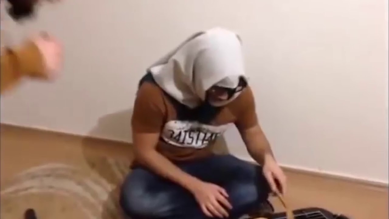 Selamın aleyküm teyze ooo gözleme yapmışın - Aykut Elmas Vine