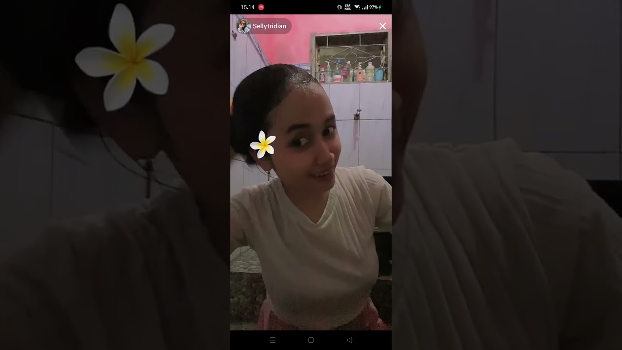 Selly Tobrut celen mandi lepas hijab🤤
