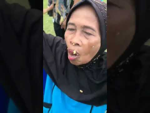 Semangat 17 Agustus HUT RI ke 78 Lomba Makan Pisang Ibu ibu
