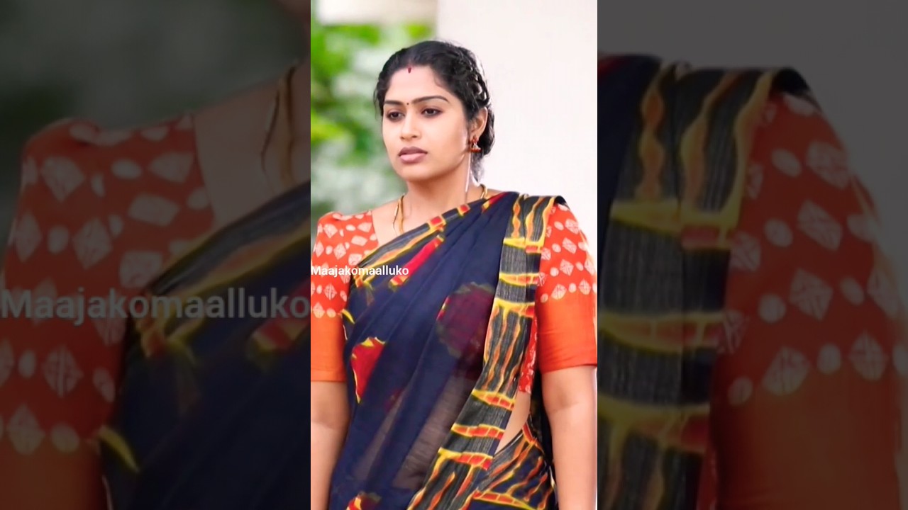Serial actress Shobana hot Transprent saree navel #serialactress #navel #shotsfeed #trending
