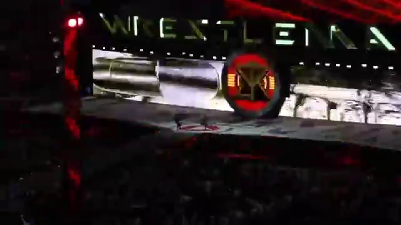 Seth Rollins cash in the money in the bank