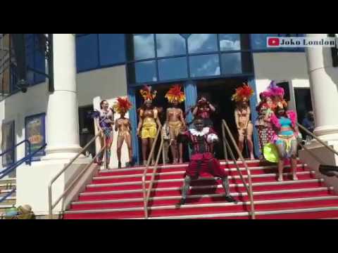 Sexy Girl Dancing Cewek goyang Bugil di London