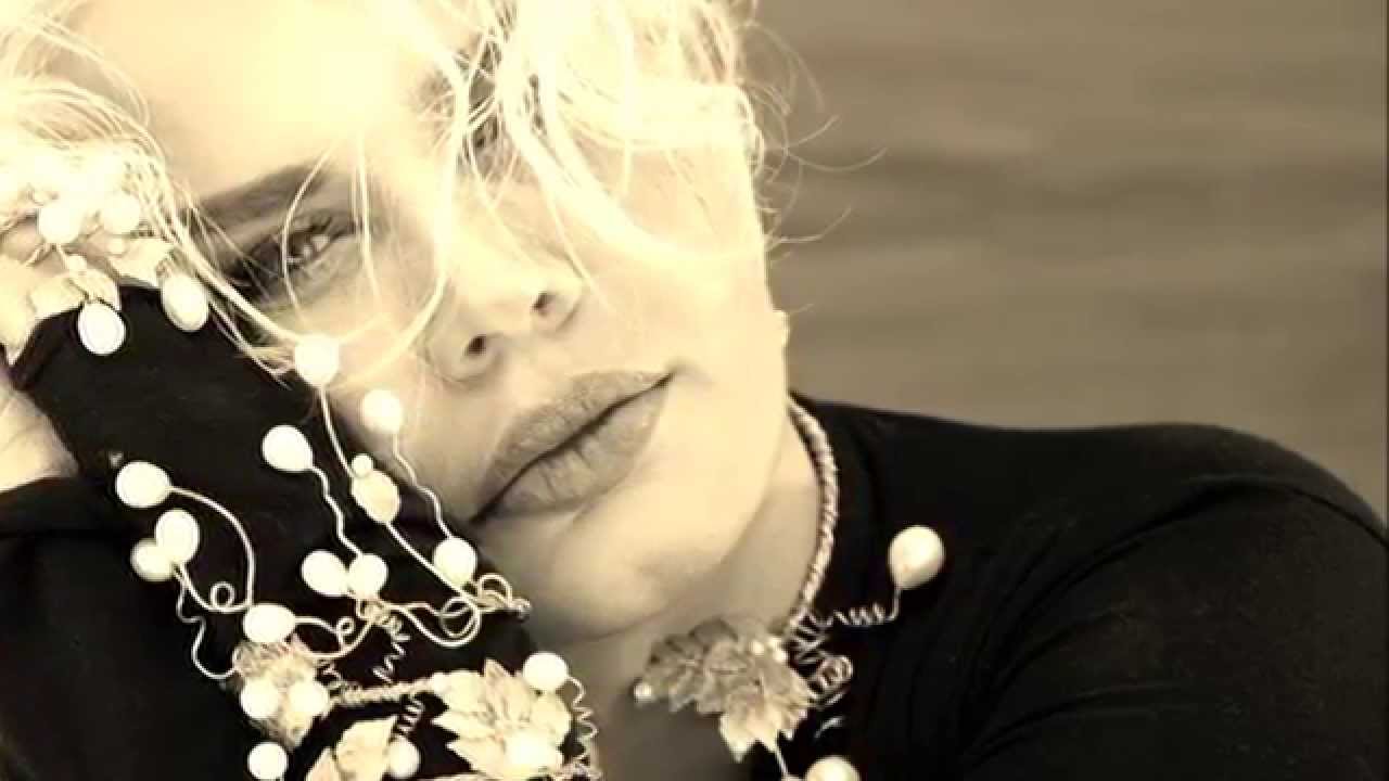 SeZen Aksu-büklüm büklüm- (2009)