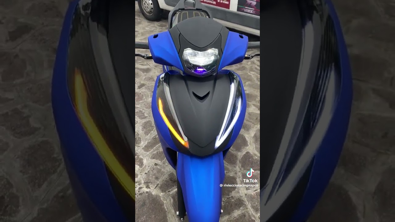 Sh 310 blu e Tmax 560 by Rivieccio Racing