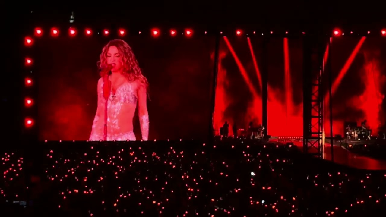 Shakira – “Ojos Así” en Vivo | Las Mujeres Ya No Lloran Tour ✨ Las Vegas 2025