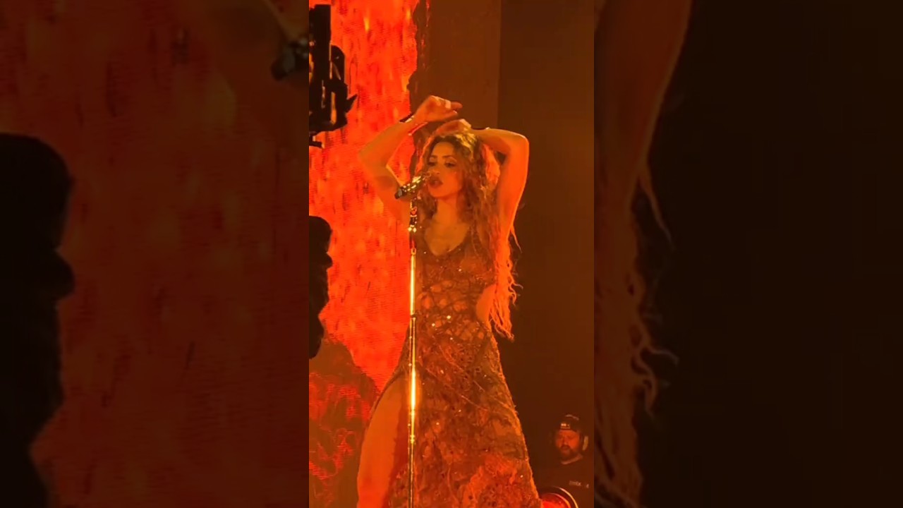 Shakira canta 