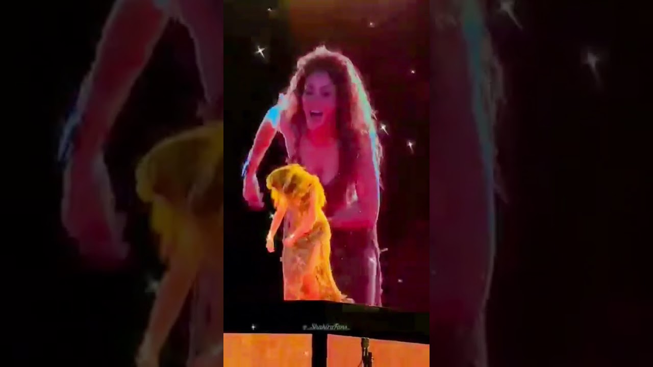 Shakira Hips don't lie dance (Concert live) #shakira #concert #2025 #lmynlworldtour #hipsdontlie