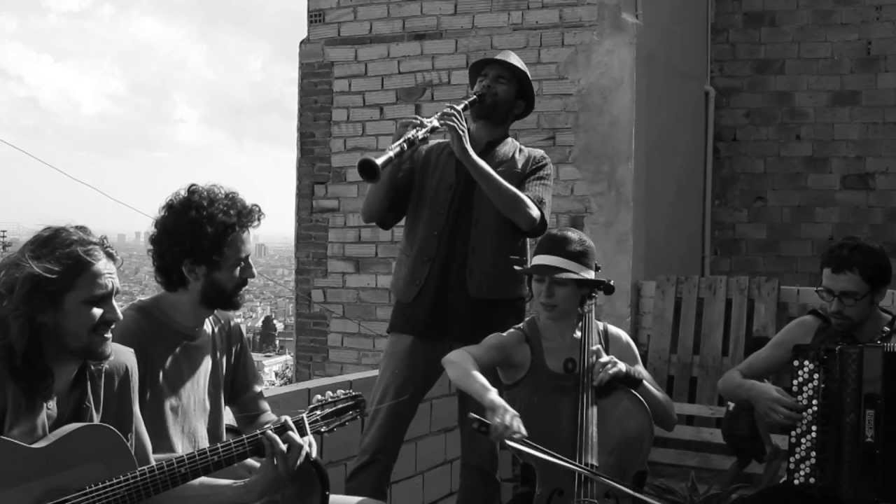 Shalom Alechem - Barcelona Gipsy Klezmer Orchestra Live