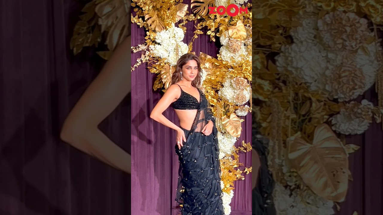 Sharvari Wagh FLAUNTS her curves in a black saree at Manish Malhotra's Diwali bash 🔥 #shorts
