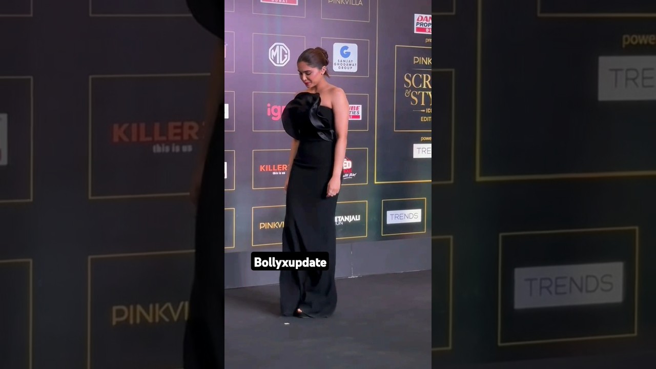 Sharvari wagh looking hot 🔥 🥵