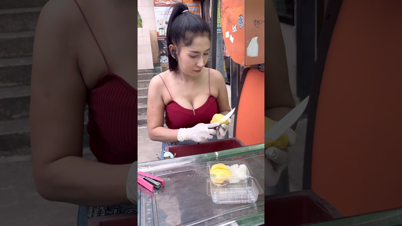 She Cutting Sweet Mango - Thai Street Food