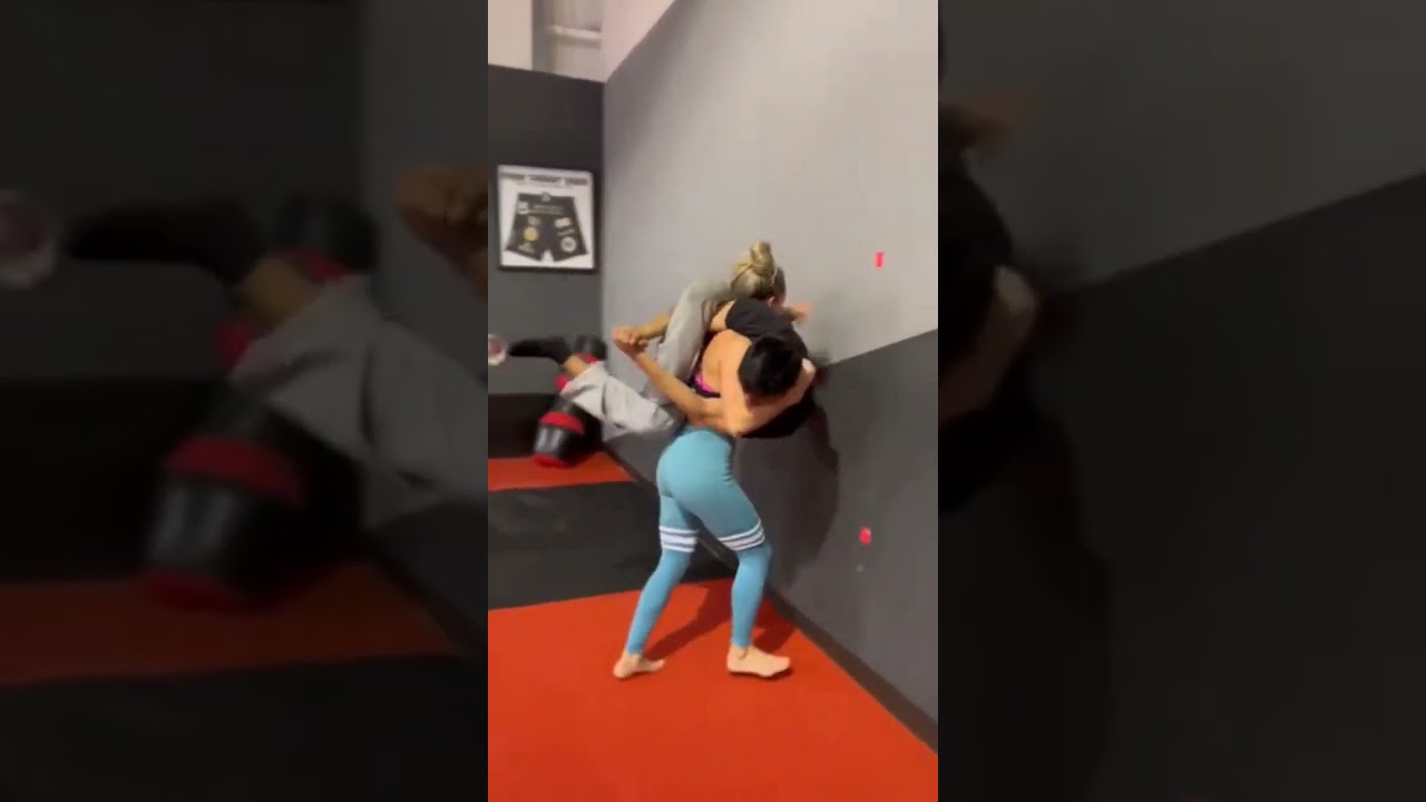 She didn't broke the lock but broke him . #mma #mixedmartialarts #mixedwrestling