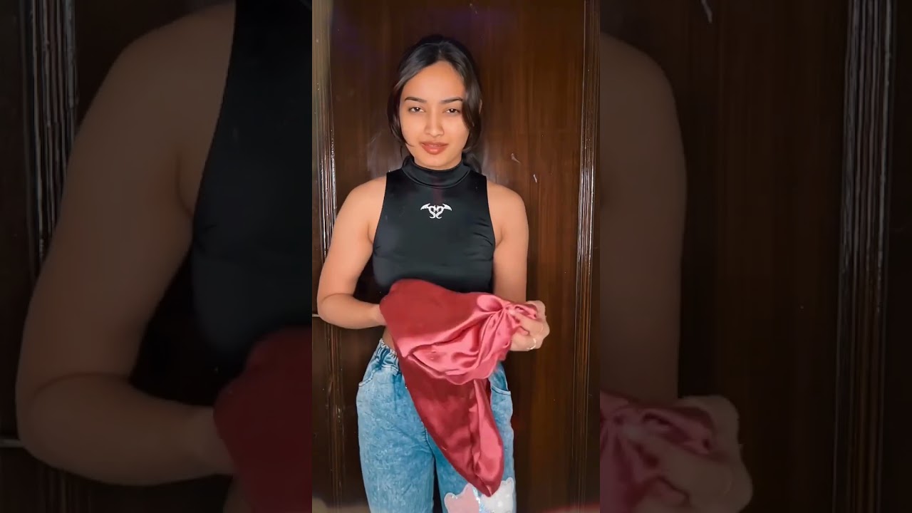 She is removing dress 😮😫||She is looking hot 🥵 || #trending #girls #viral #trending #shorts