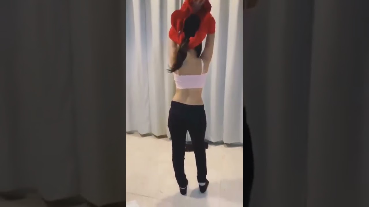 She is removing dress 😮😫||She is looking hot 🥵 || #trending #girls #viral #trending #shorts