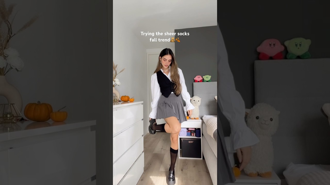 SHEER SOCKS FALL TREND🍂#ootdfashion #outfitcheck #getreadywithme2024 #getdressedwithme #falloutfits