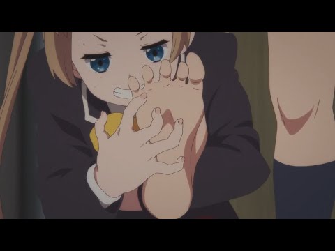 Shinka Nibutani foot tickling under the desk