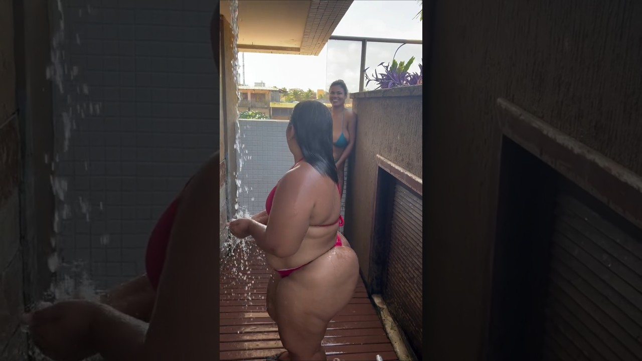 #shower #shortsvideo #bikini #bigsize #lady #curvygirl #beach #bathing #hawaii #music #song #artist
