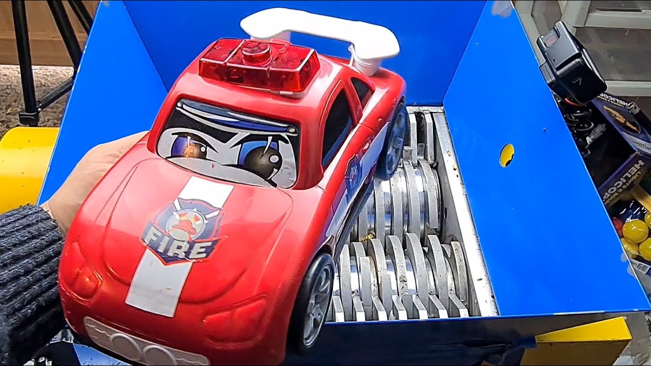 SHREDDING FIRE ENGINE TOYS | AMAZING VIDEO 😵😎