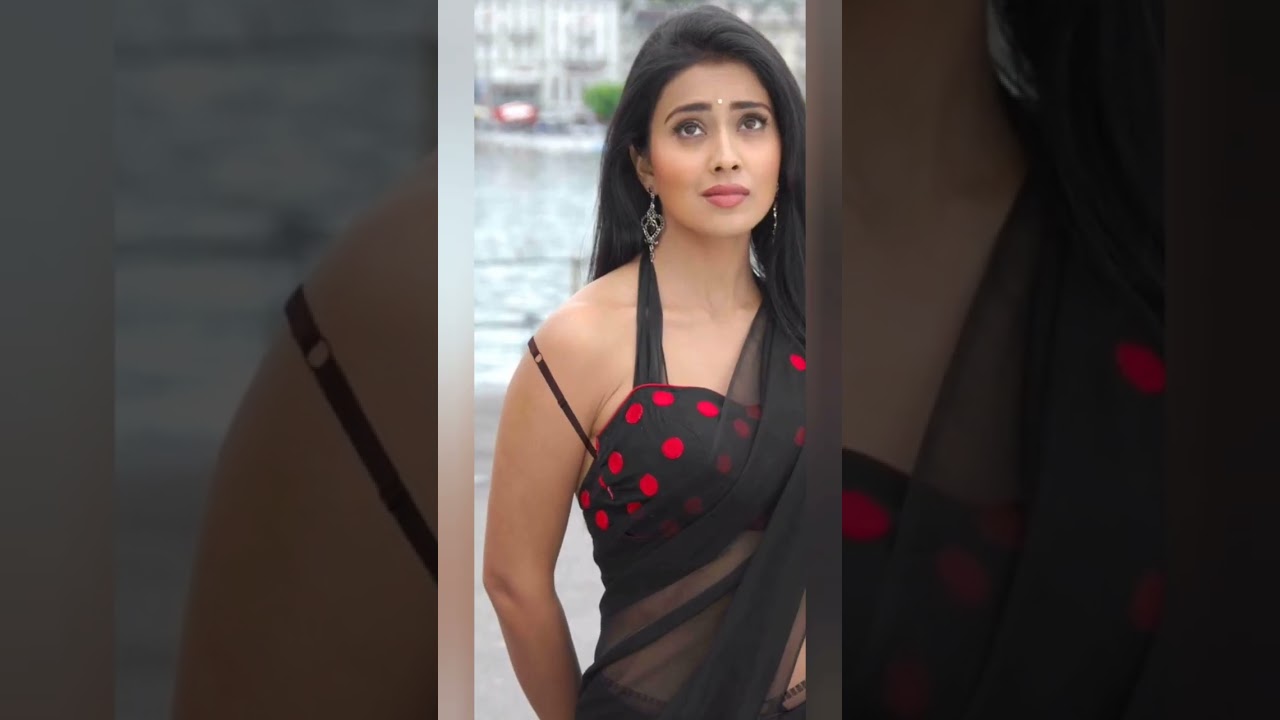 Shriya Sharan hot navel and clevage || Gundu soodi song#chatrapati#shriyasaran#hotnavel#actress#cute