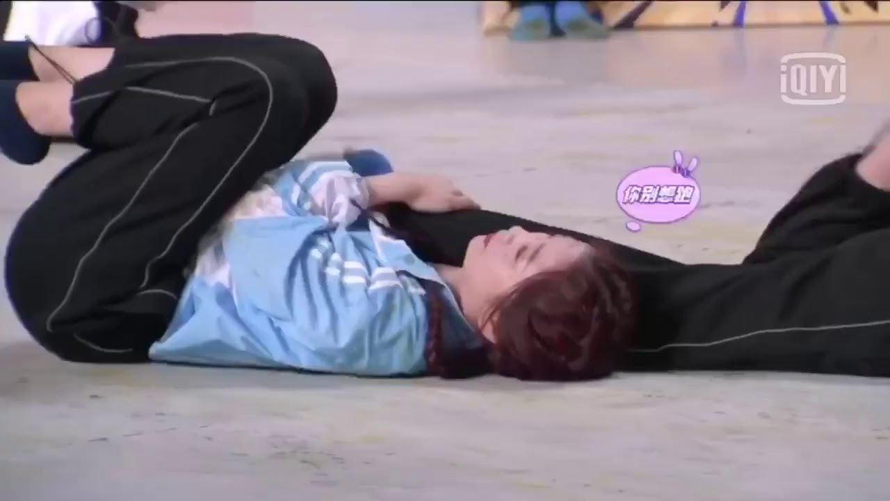 SHUXIN REMOVED SHAKING'S SOCK AND TICKLED HER TOO!!!