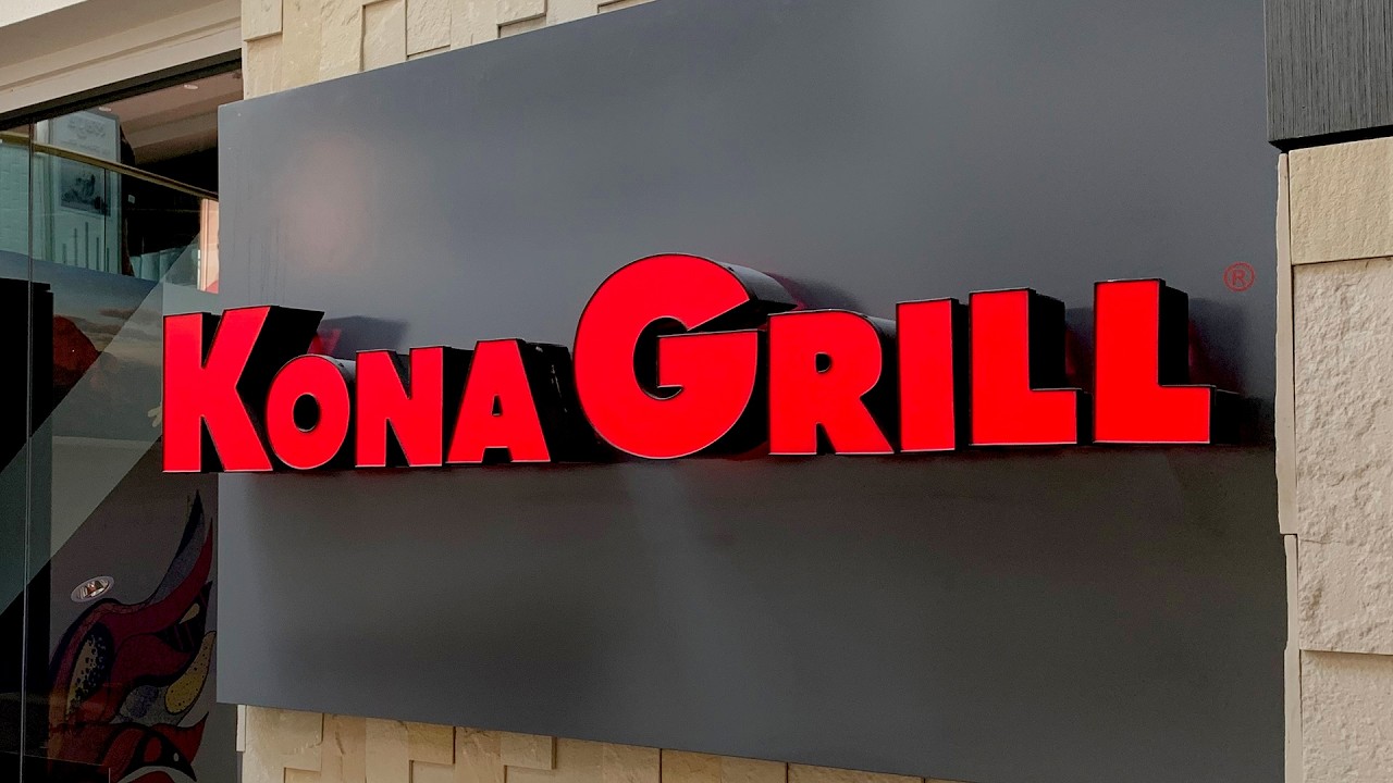 Signs Kona Grill Is Struggling To Survive