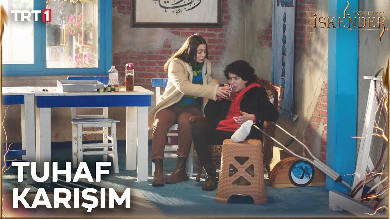 Sinan, Elif’in hazırladığı içeceği beğenmedi! - Tozkoparan İskender Özel Sahneler