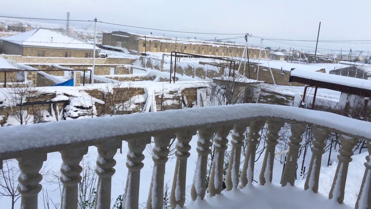 Siyəzənə yağan son qar.
