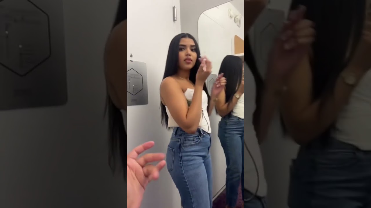 Slapping Latina Girlfriends “(A$$)” To See Her Reaction 🍑 #shorts
