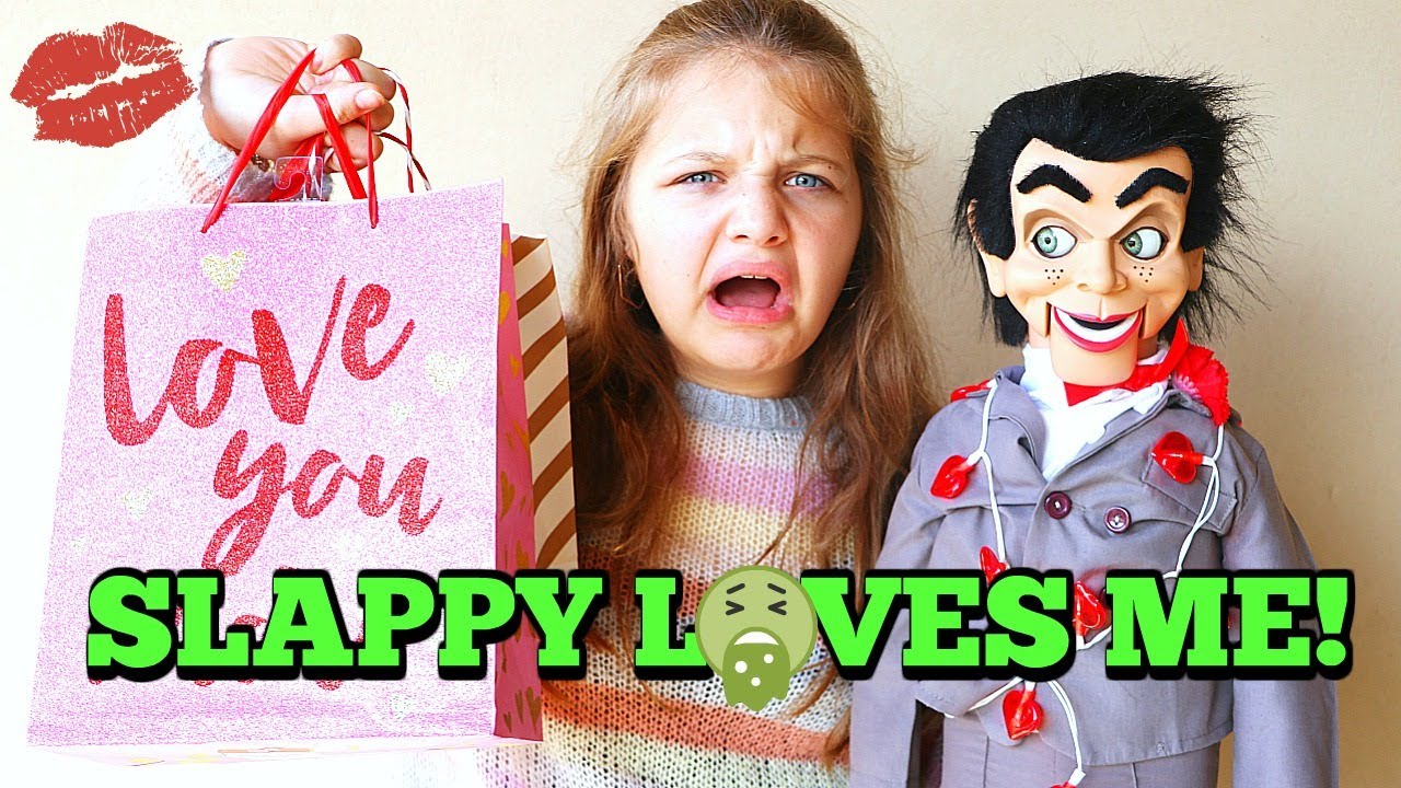 Slappy Loves Me! Slappy Got Me A Valentines Day Present! Valentine Party with Slappy's Family!