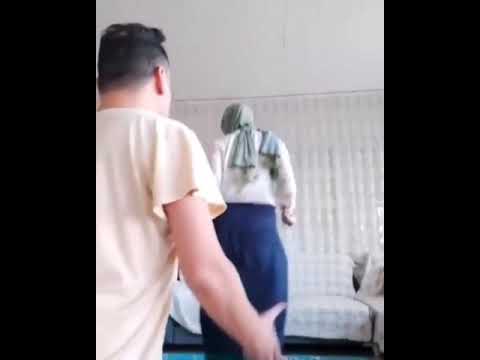 İSMAİL EMRE İFŞA (TÜRBANLI KARIYA KENDİNİ DÖVTÜRTÜYOR SAHİBE PORN)