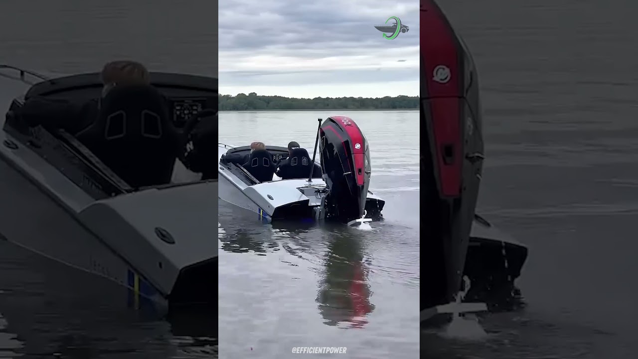 Small Boat Powered by Mercury 300R: Smooth and Powerful Performance