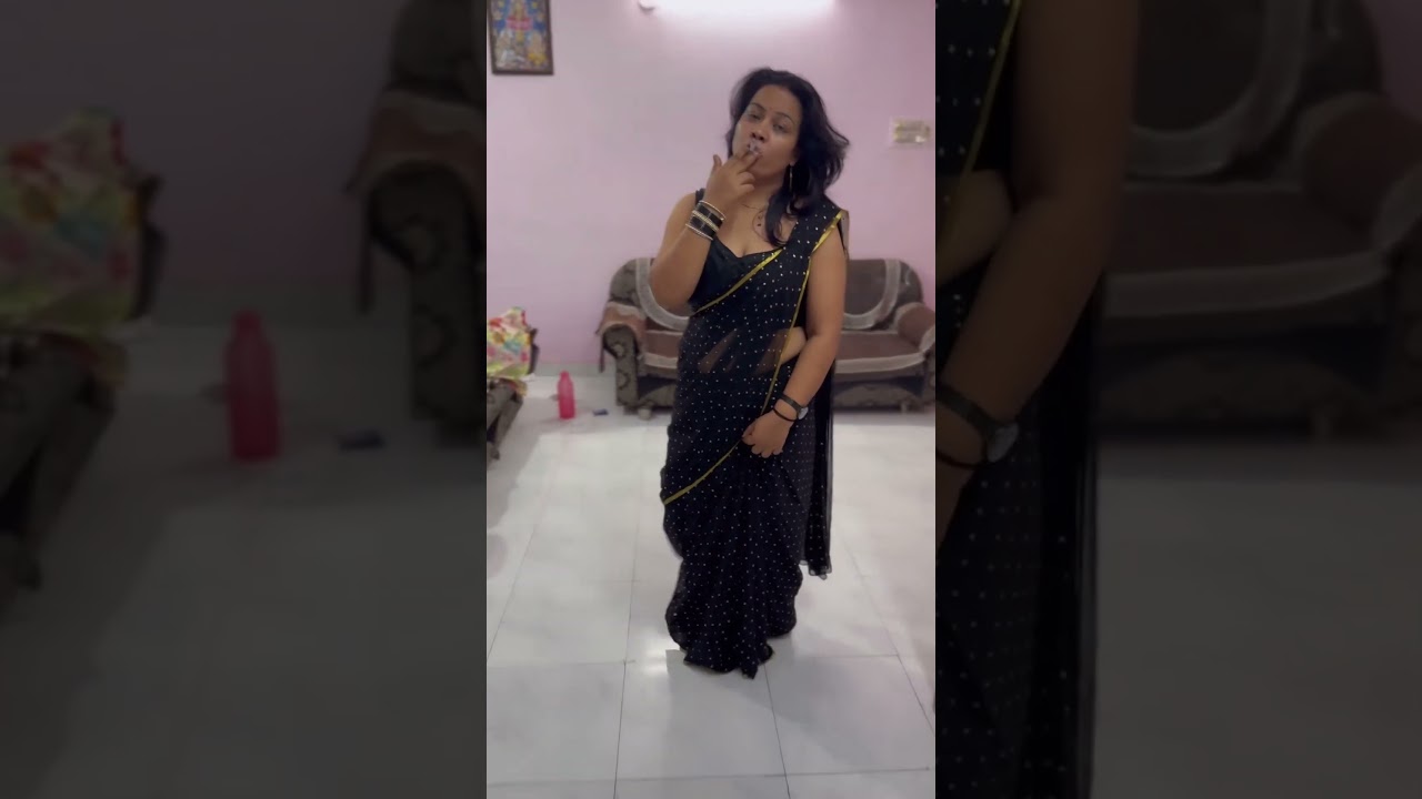 Smoking aunty #goldflakeloverstatus