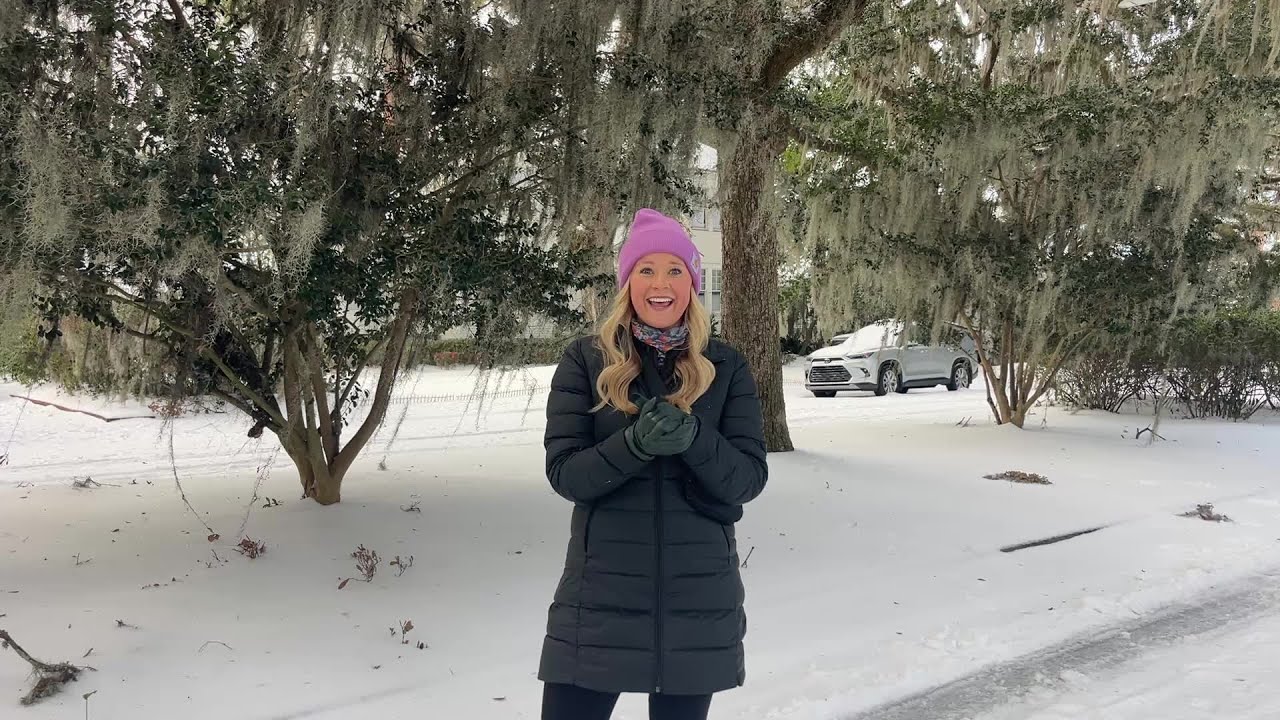 Snow blankets Ardsley Park in Savannah
