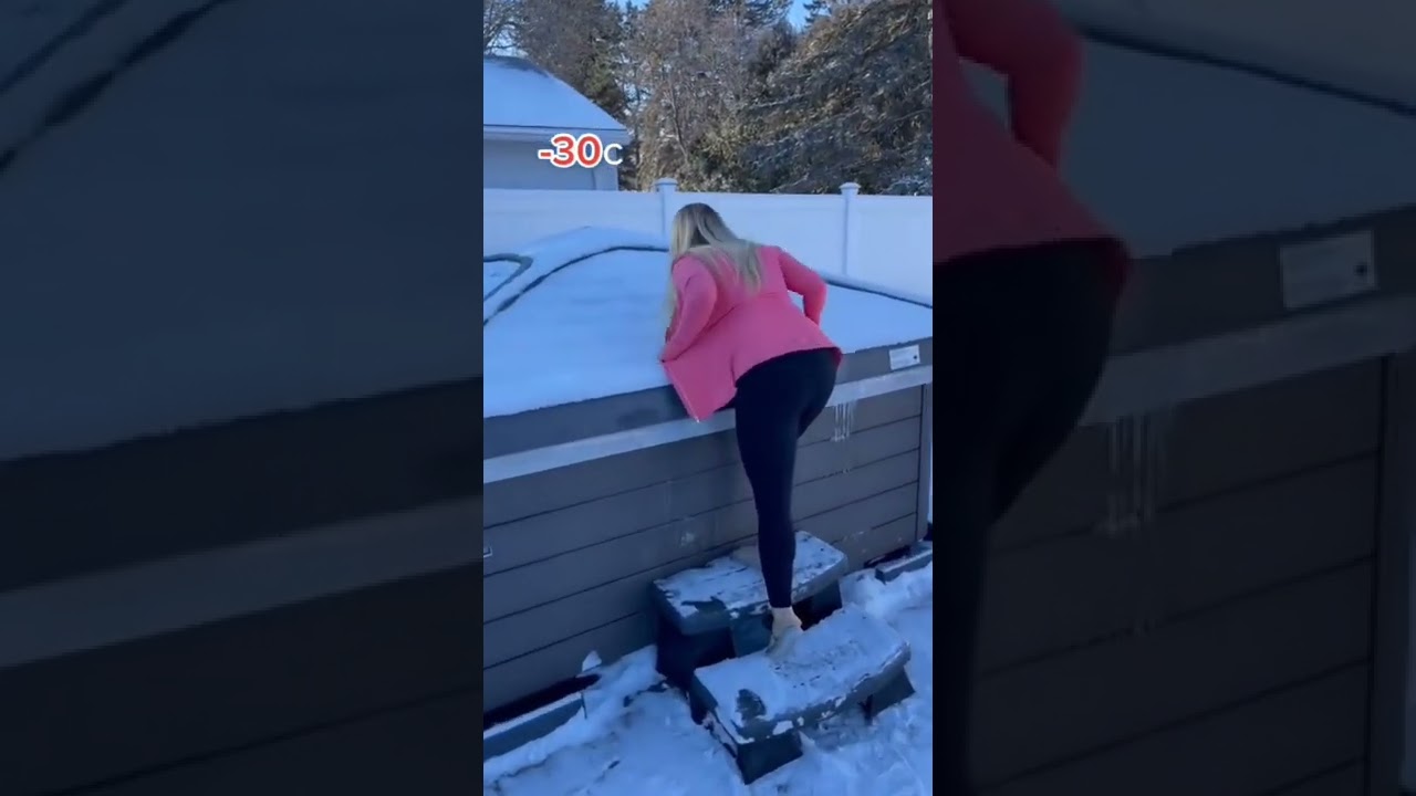 Snow boobs