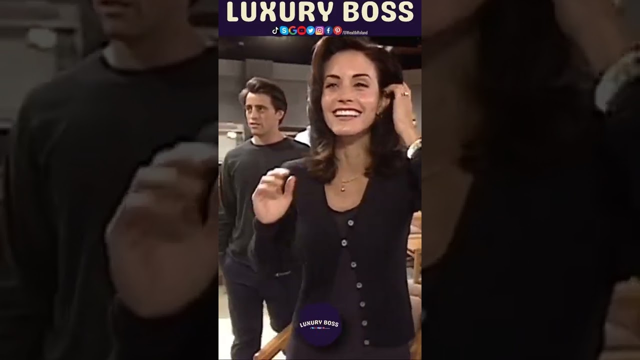 So no one told Courteney Cox her 1994 ET interview was gonna be this way. #shorts