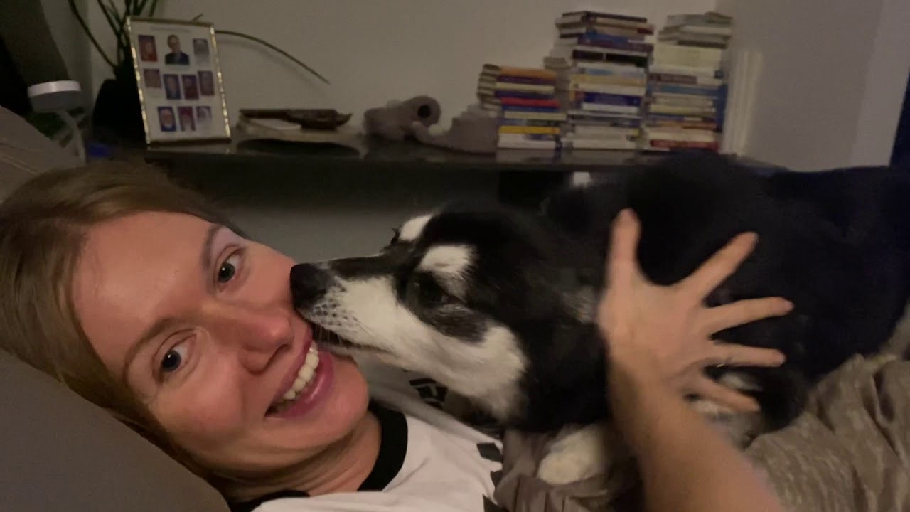 Social Contact French kiss