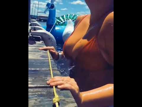 Sonakshi Sinha Hot Bra Video In Pool