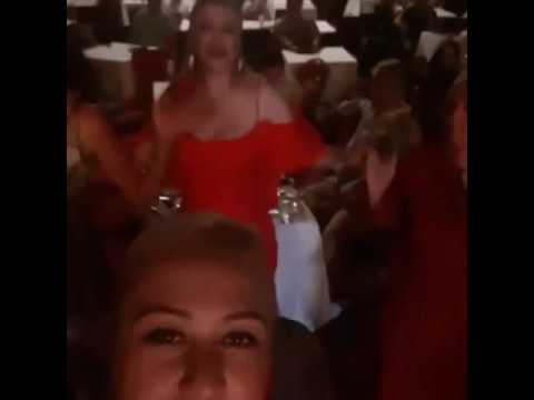 songul karlı dekolte