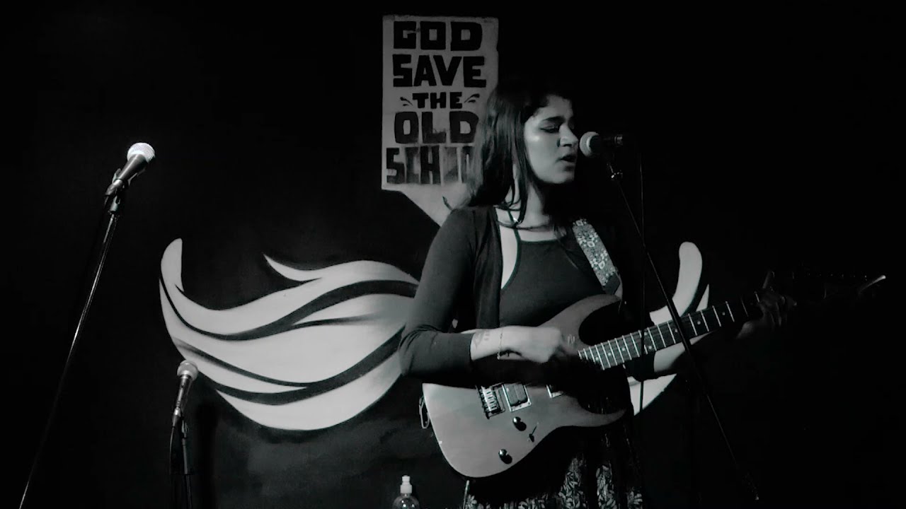 Sora X - Sunflower - live at the  Moustache Bar (London) 15.08.21