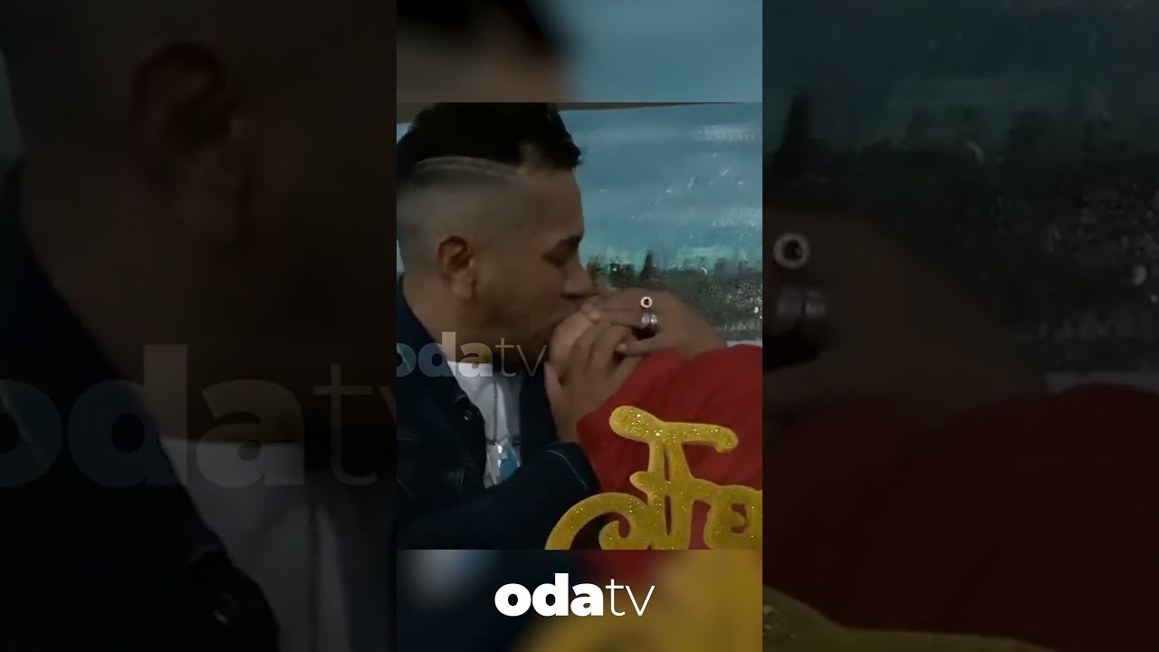 Sosyal medya bu öpüşmeyi konuşuyor  #shorts
