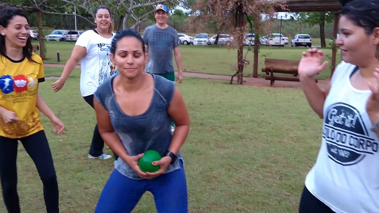 Sou Recreador | Jogo Competitivo (Batata Quente com Balão de Água)