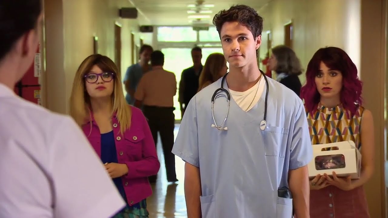 Soy Luna - Luna, Nina y Simón se disfrazan para ir al Asilo (2x66) HD