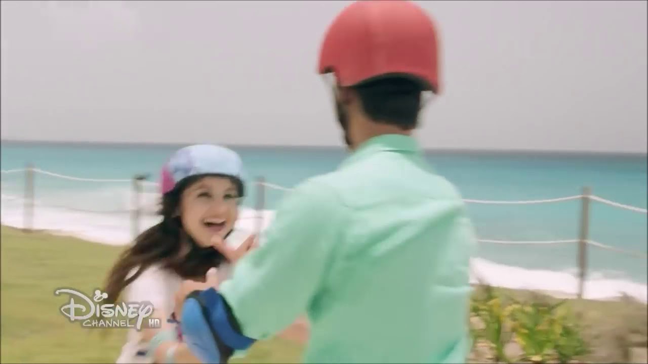 Soy Luna 2.Sezon 78.Bölüm |Simon ve Luna yarışmadan önce Cancun da paten kayıyor|